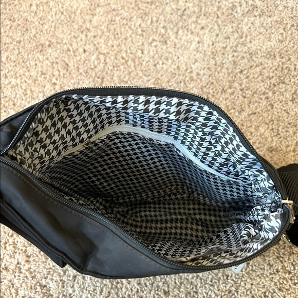 Travelon Black Nylon large crossbody bag - Picture 4 of 4